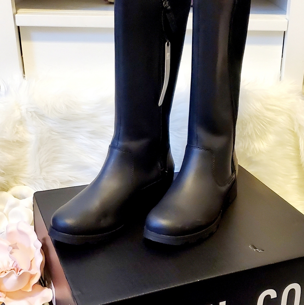 Sorel Youth Emelie Tall boots black features a full waterproof suede and leather
